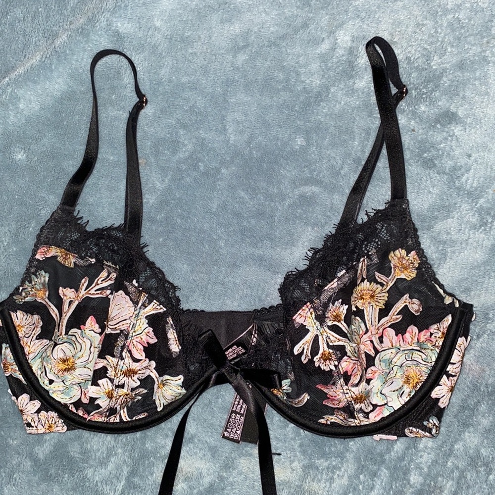 Victoria’s Secret Unlined Bra 32D/32C